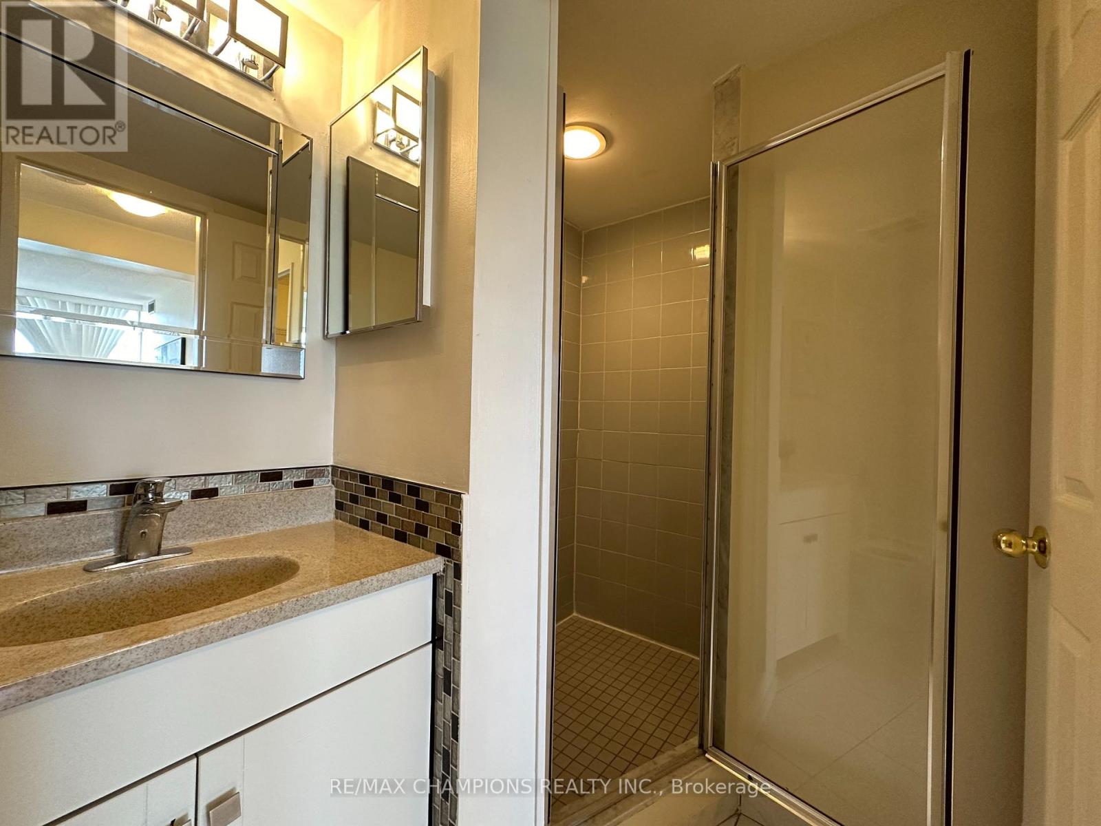 1204 - 400 Webb Drive, Mississauga, Ontario  L5B 3Z7 - Photo 19 - W13074730
