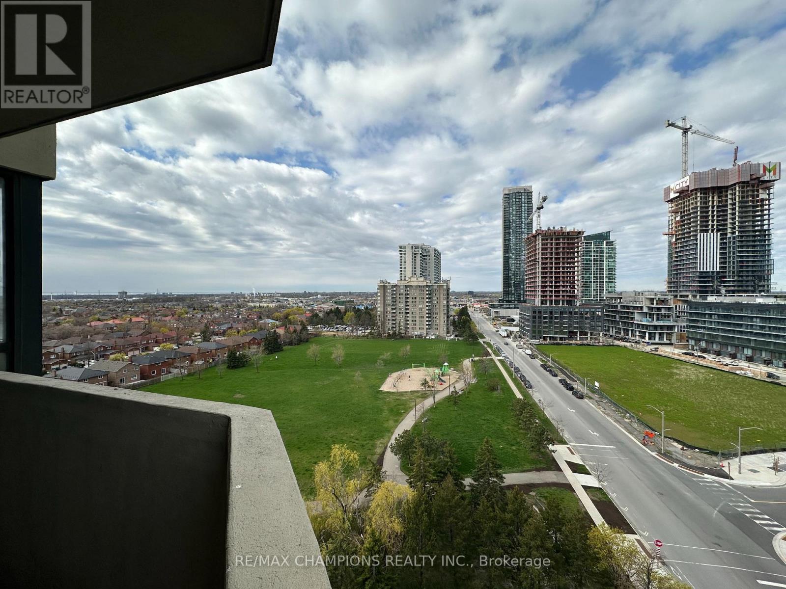 1204 - 400 Webb Drive, Mississauga, Ontario  L5B 3Z7 - Photo 25 - W13074730