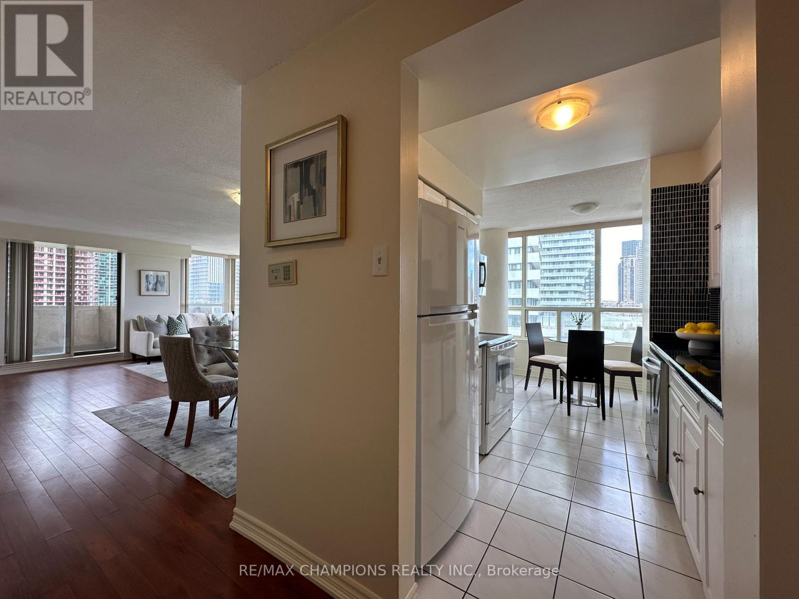 1204 - 400 Webb Drive, Mississauga, Ontario  L5B 3Z7 - Photo 7 - W13074730