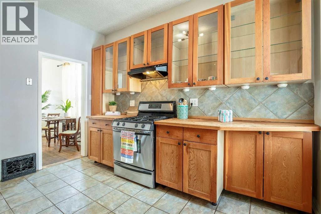 430 15 Avenue NE, Calgary, Alberta  T2E 1H4 - Photo 1 - A2274612