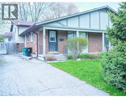 33 MANOR Drive, Kitchener, Ontario
