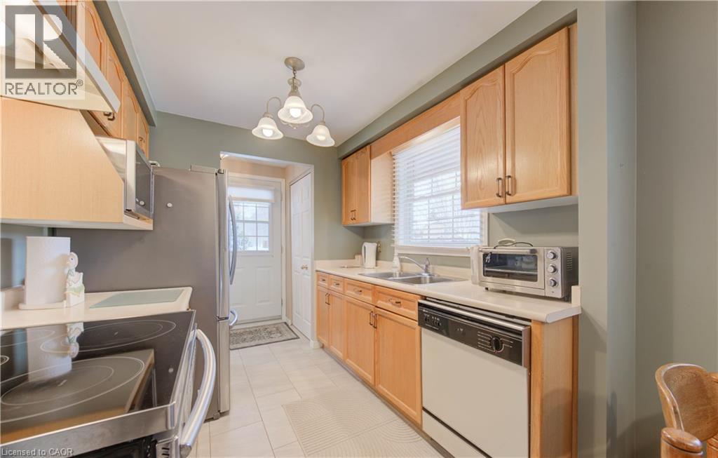 33 Manor Drive, Kitchener, Ontario  N2A 2T9 - Photo 11 - 40826474