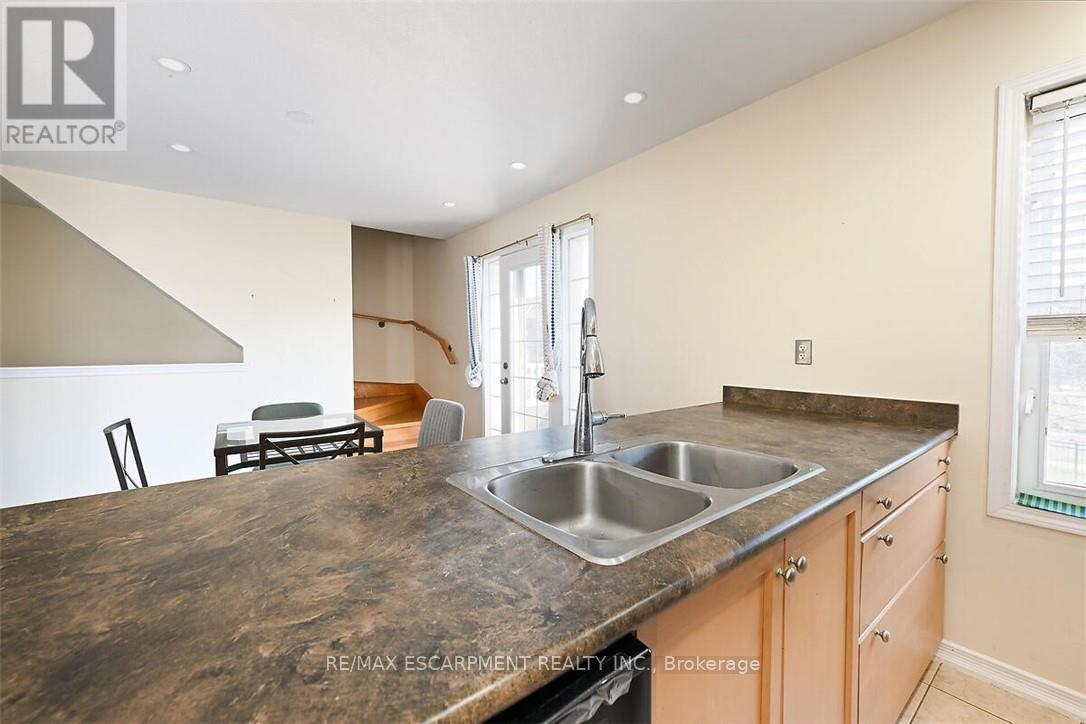 35 - 7 Sirente Drive, Hamilton, Ontario  L9A 0B4 - Photo 9 - X13074678