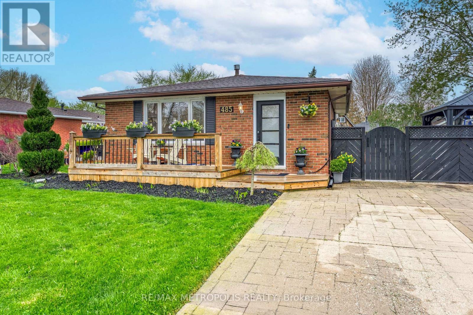 485 BENTINCK DRIVE, St. Clair, Ontario