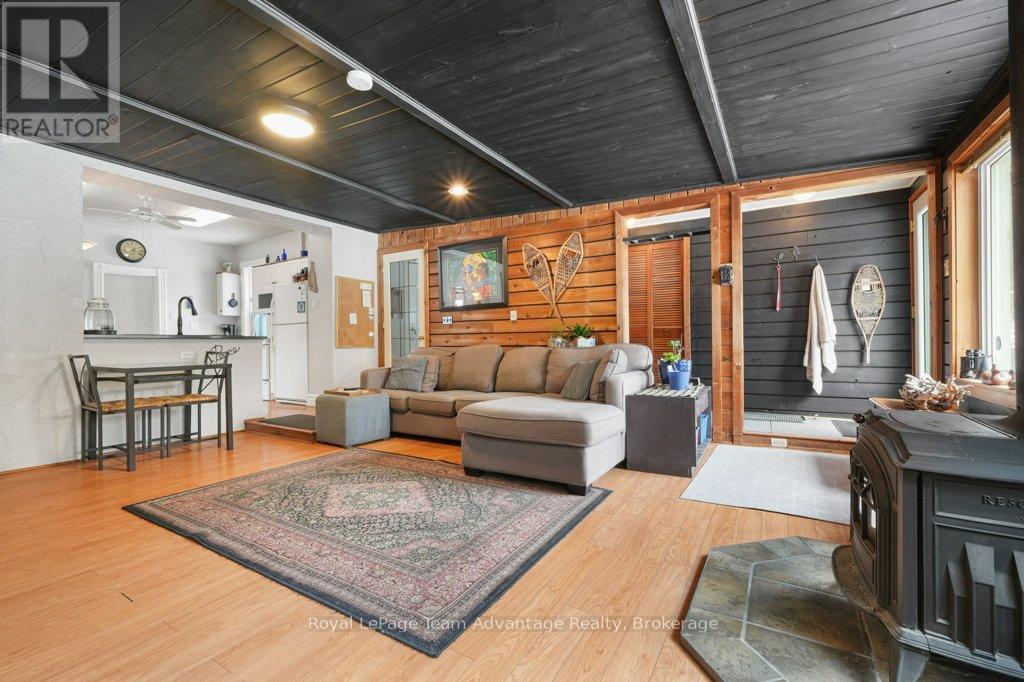 79 Gibson Street, Parry Sound, Ontario  P2A 1X4 - Photo 19 - X12916182