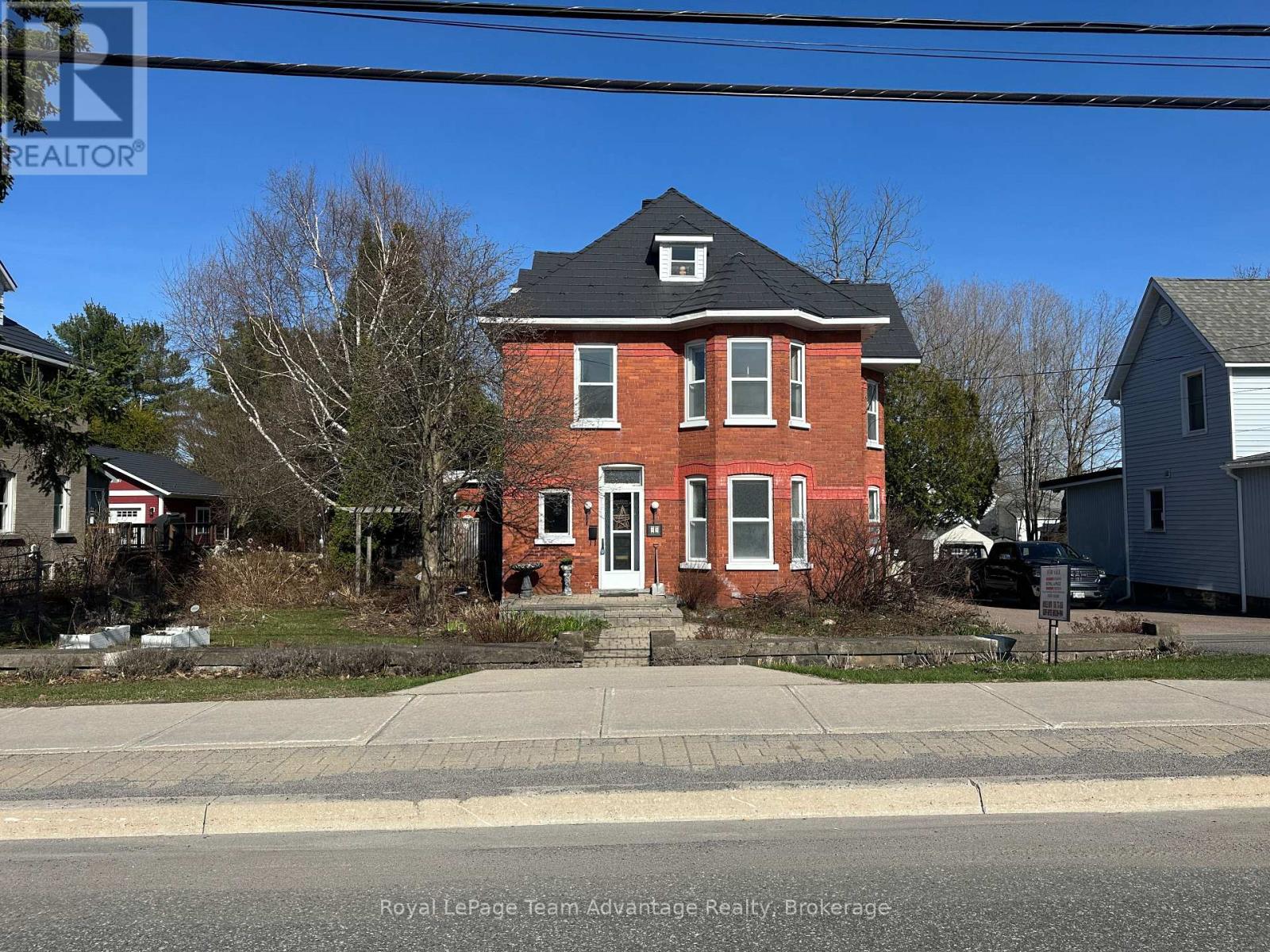 79 Gibson Street, Parry Sound, Ontario  P2A 1X4 - Photo 2 - X12916182