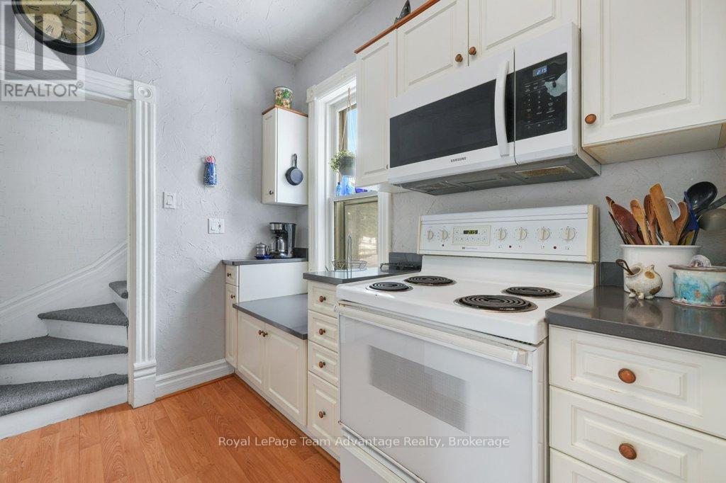 79 Gibson Street, Parry Sound, Ontario  P2A 1X4 - Photo 15 - X12916182