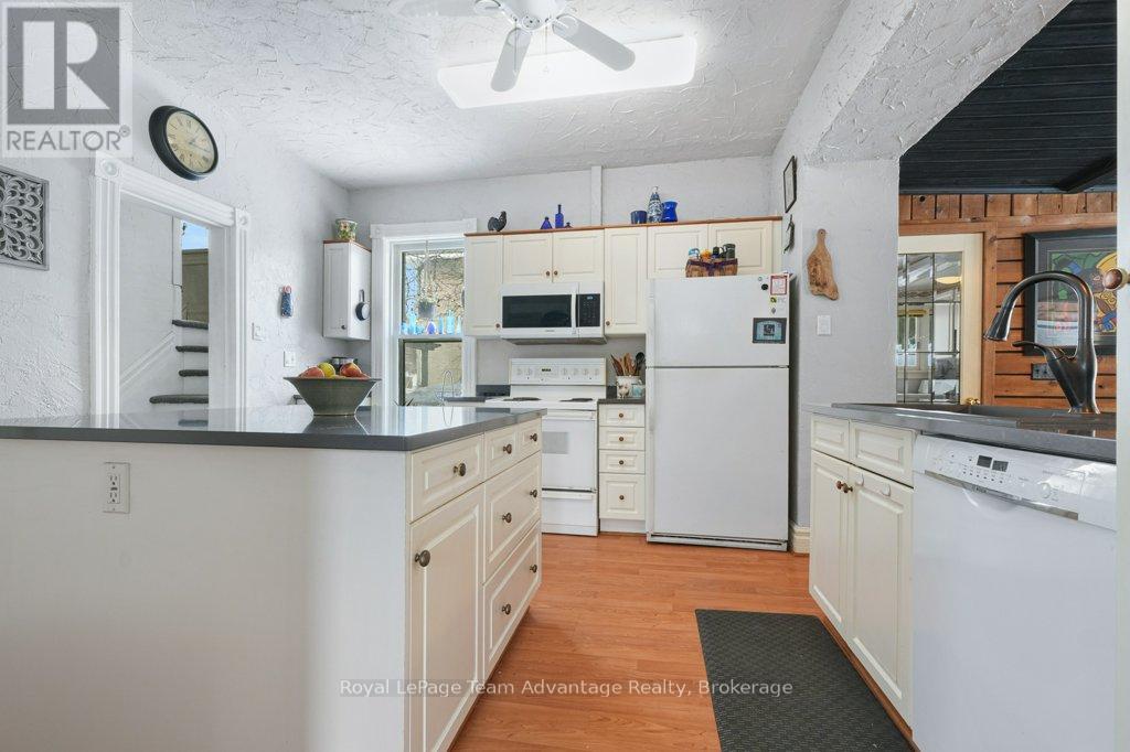 79 Gibson Street, Parry Sound, Ontario  P2A 1X4 - Photo 14 - X12916182