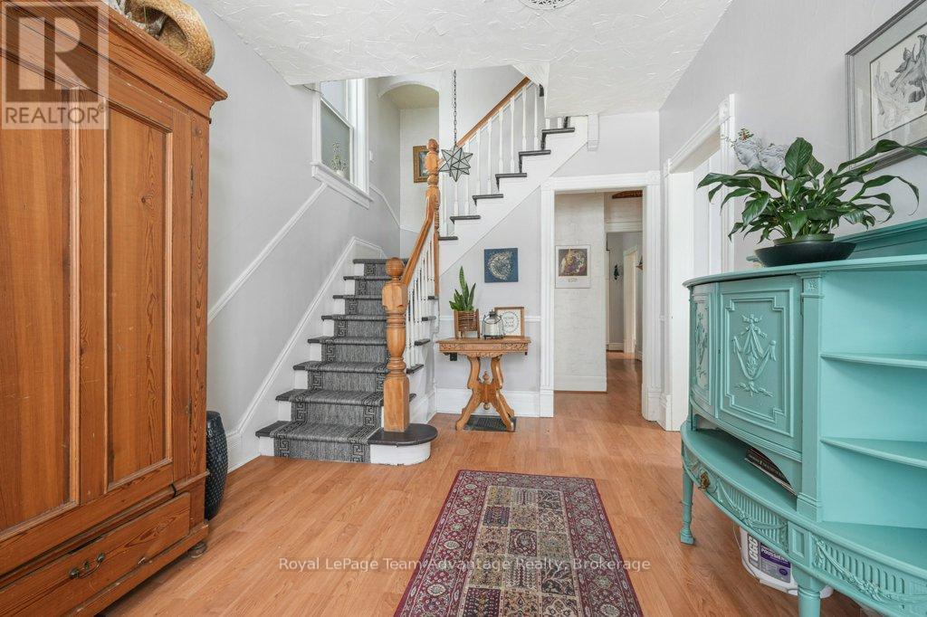 79 Gibson Street, Parry Sound, Ontario  P2A 1X4 - Photo 5 - X12916182