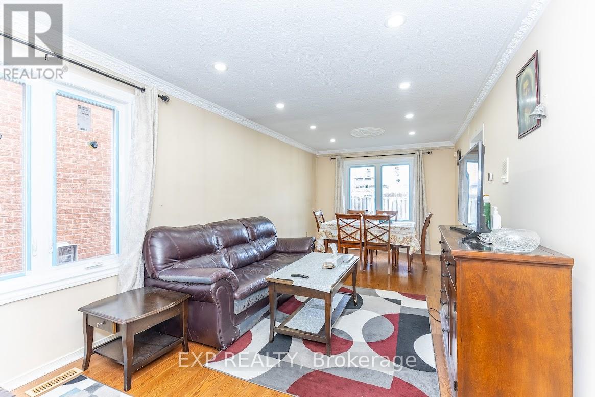 8 Faywood Drive, Brampton, Ontario  L6Y 4K3 - Photo 10 - W13040982