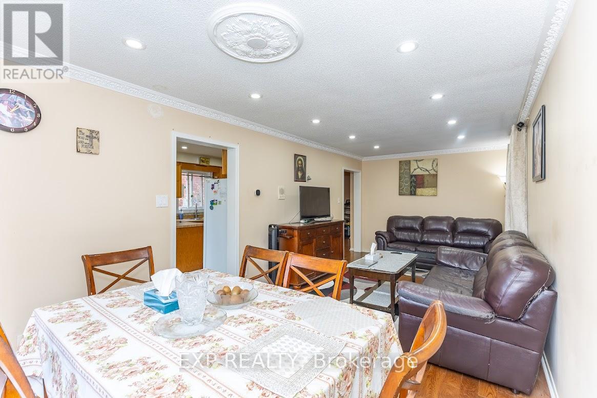 8 Faywood Drive, Brampton, Ontario  L6Y 4K3 - Photo 12 - W13040982