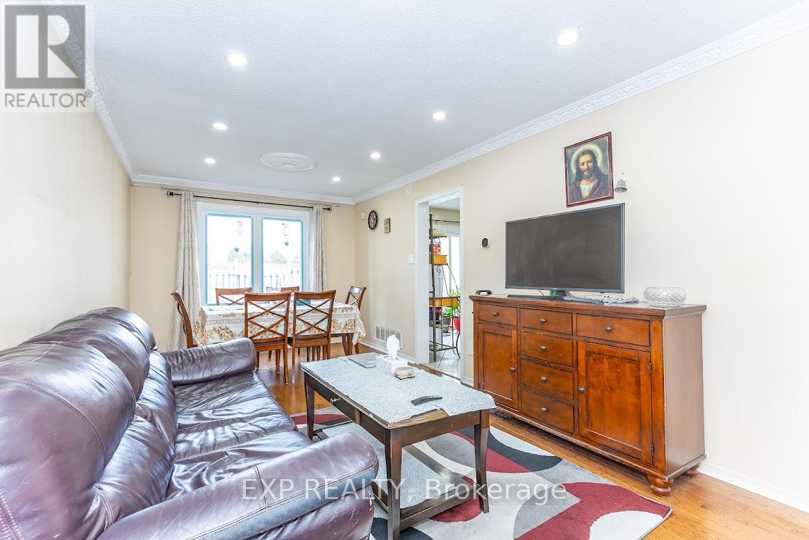8 Faywood Drive, Brampton, Ontario  L6Y 4K3 - Photo 13 - W13040982