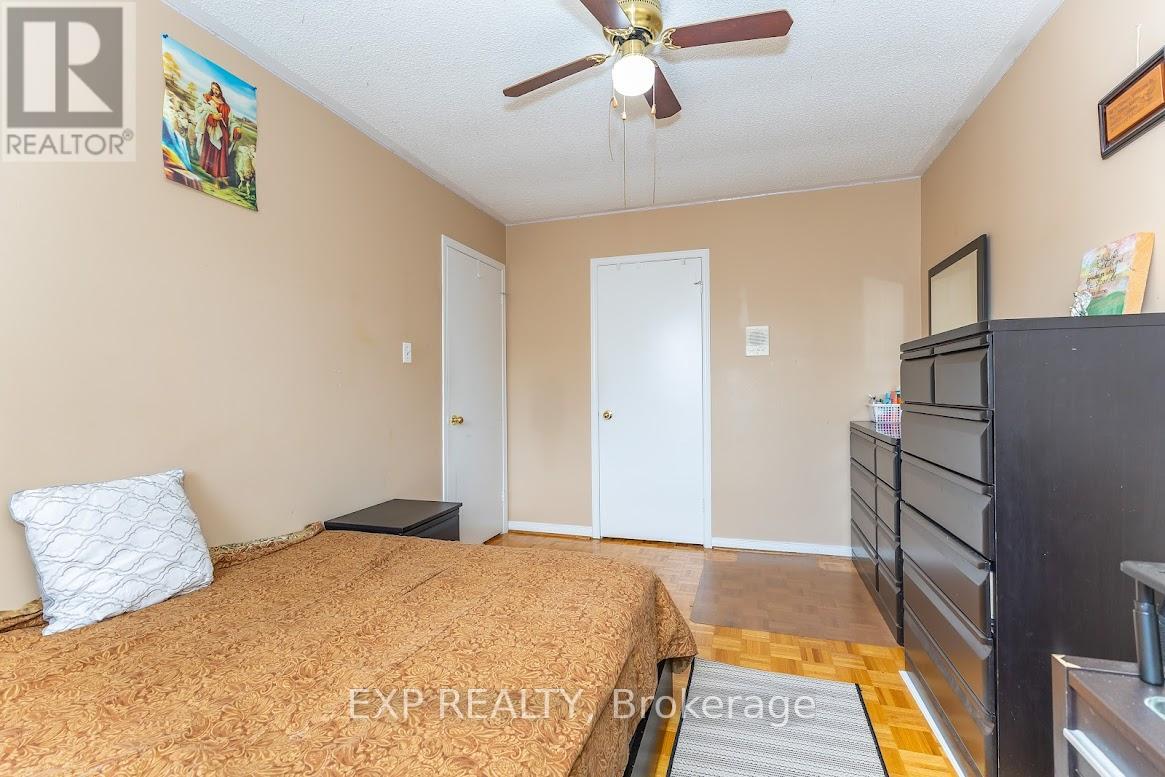 8 Faywood Drive, Brampton, Ontario  L6Y 4K3 - Photo 29 - W13040982