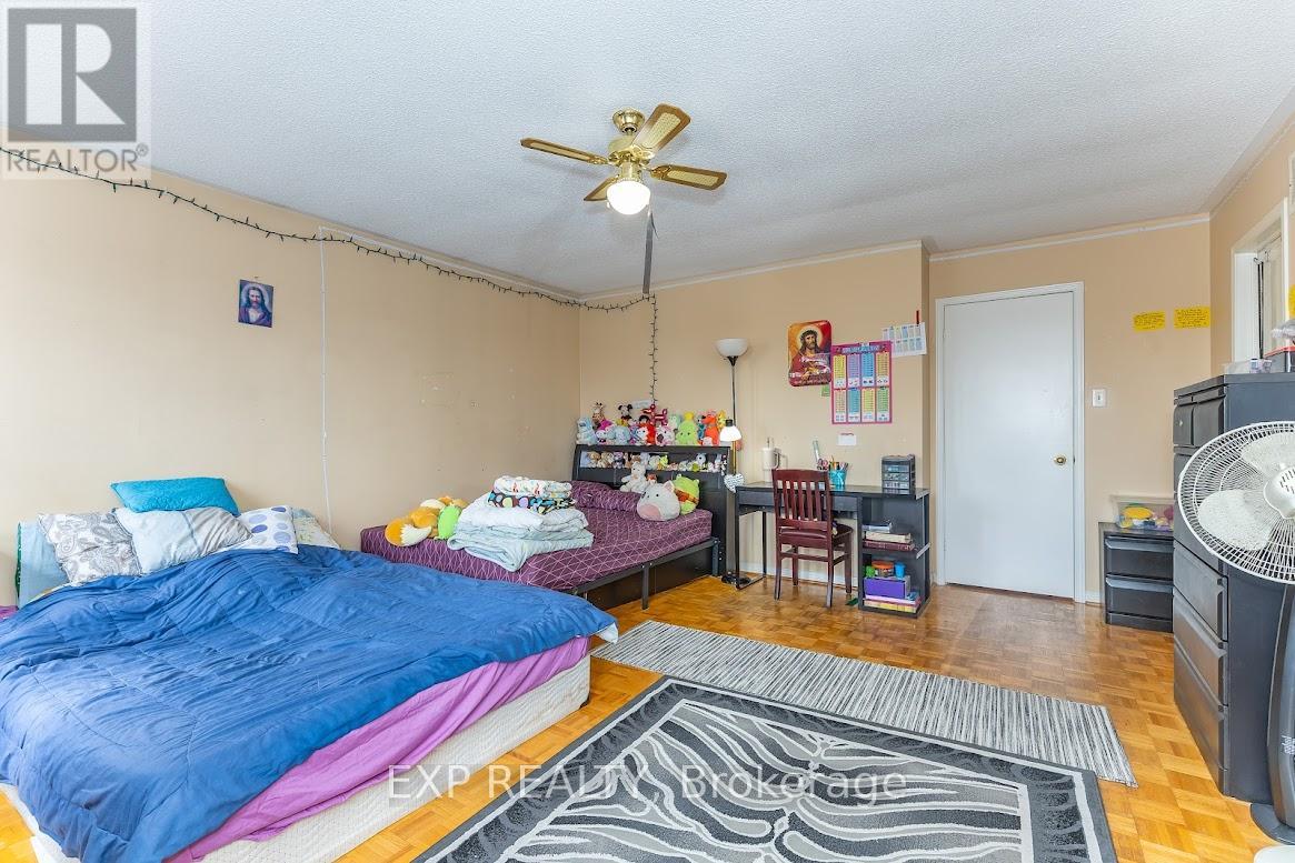 8 Faywood Drive, Brampton, Ontario  L6Y 4K3 - Photo 23 - W13040982
