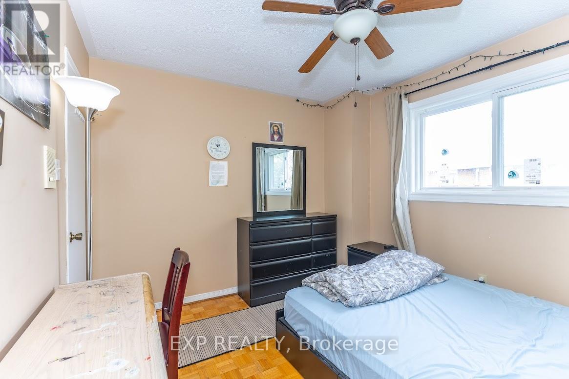 8 Faywood Drive, Brampton, Ontario  L6Y 4K3 - Photo 32 - W13040982
