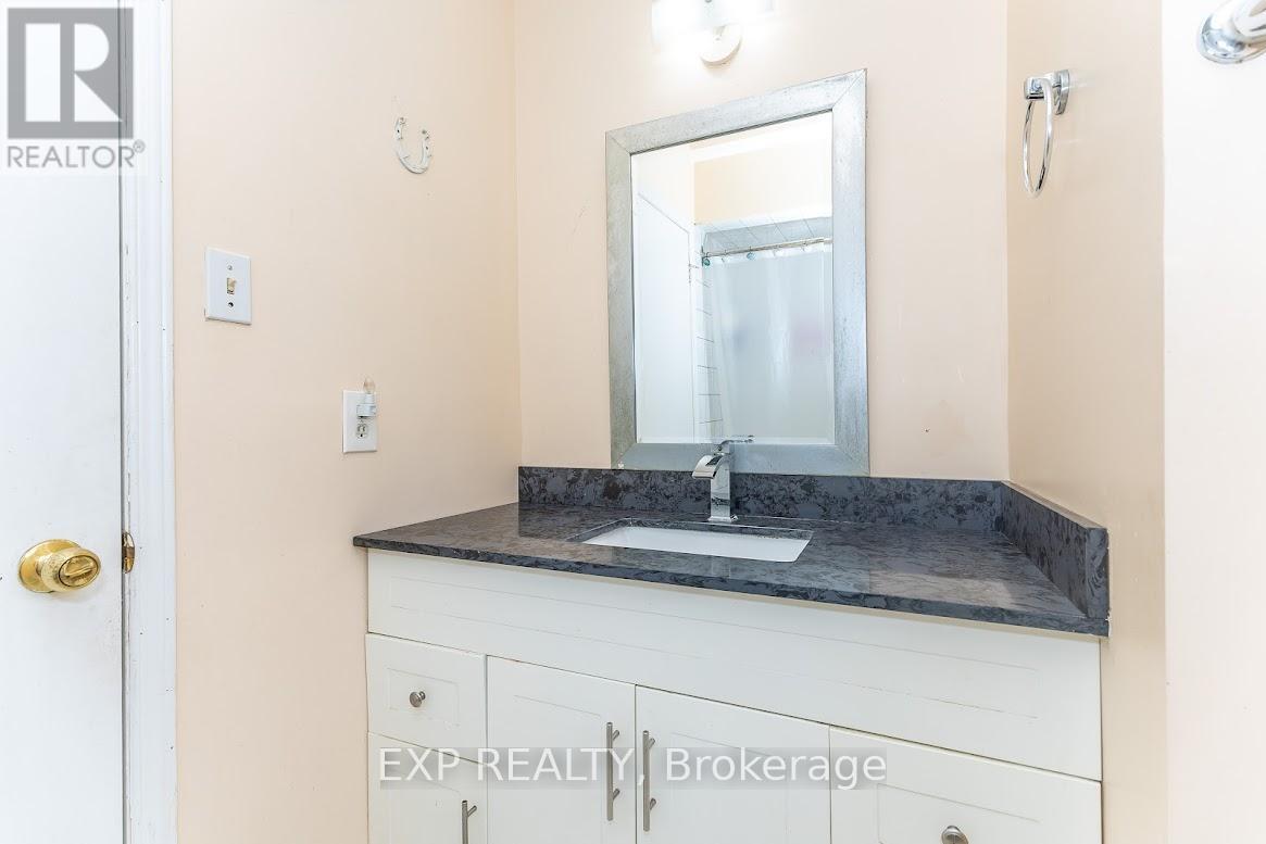 8 Faywood Drive, Brampton, Ontario  L6Y 4K3 - Photo 35 - W13040982