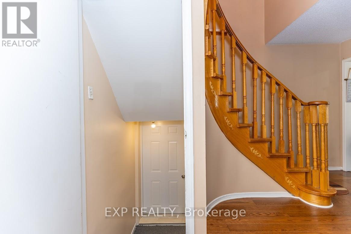 8 Faywood Drive, Brampton, Ontario  L6Y 4K3 - Photo 37 - W13040982