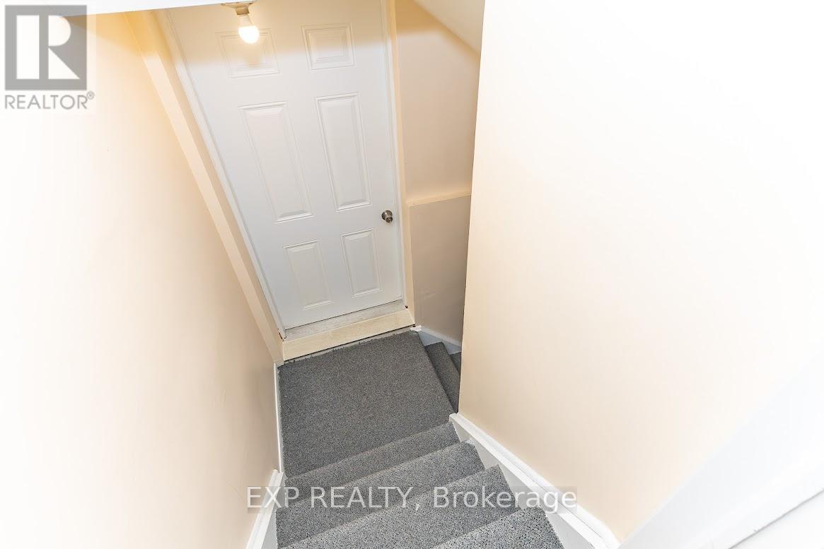 8 Faywood Drive, Brampton, Ontario  L6Y 4K3 - Photo 38 - W13040982