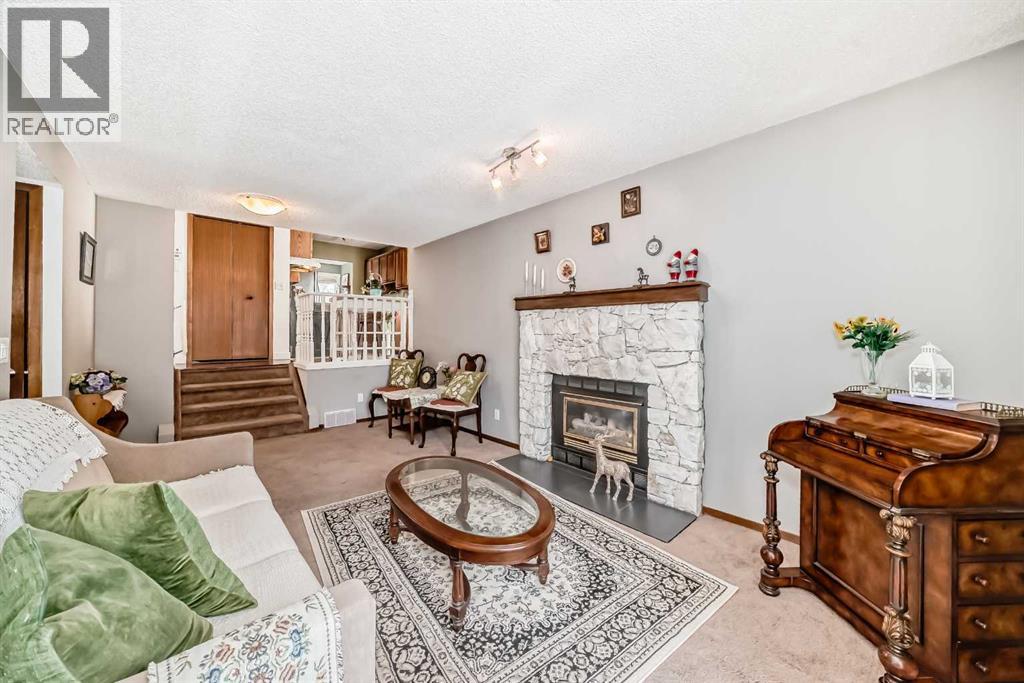 216 Hawkwood Boulevard NW, Calgary, Alberta  T3G 3E8 - Photo 30 - A2307221