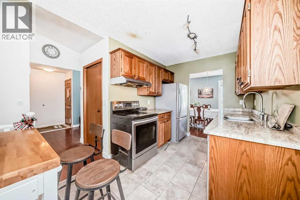 216 Hawkwood Boulevard NW, Calgary, Alberta  T3G 3E8 - Photo 13 - A2307221