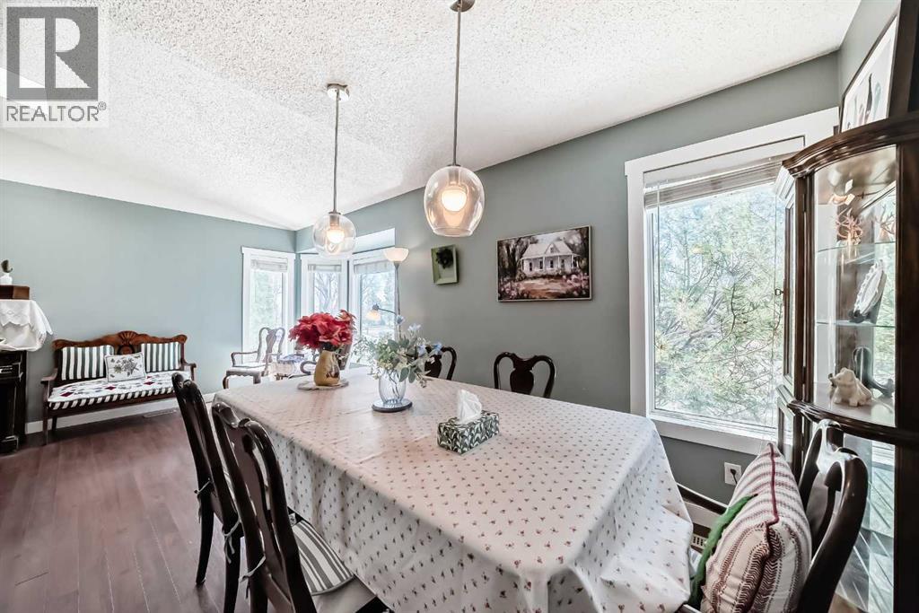 216 Hawkwood Boulevard NW, Calgary, Alberta  T3G 3E8 - Photo 8 - A2307221