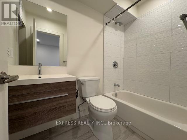 Main - 71 Chamberlain Avenue, Toronto, Ontario  M6E 4J9 - Photo 14 - W13041642