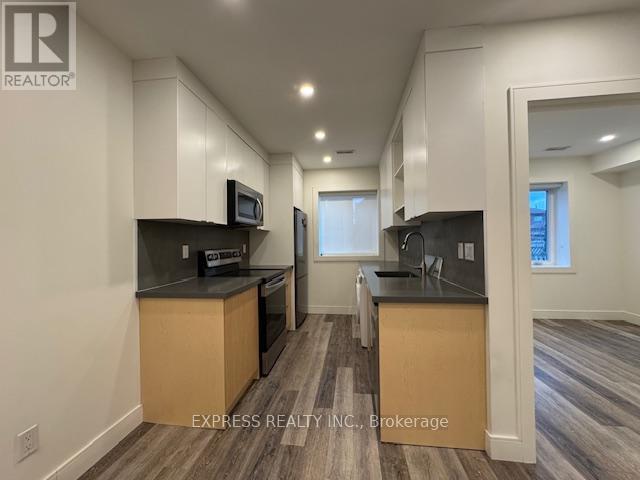 Main - 71 Chamberlain Avenue, Toronto, Ontario  M6E 4J9 - Photo 5 - W13041642