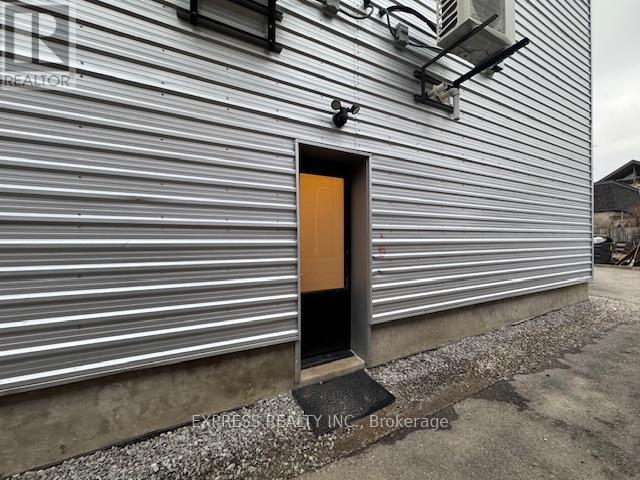 Main - 71 Chamberlain Avenue, Toronto, Ontario  M6E 4J9 - Photo 20 - W13041642