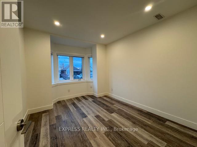 Main - 71 Chamberlain Avenue, Toronto, Ontario  M6E 4J9 - Photo 16 - W13041642
