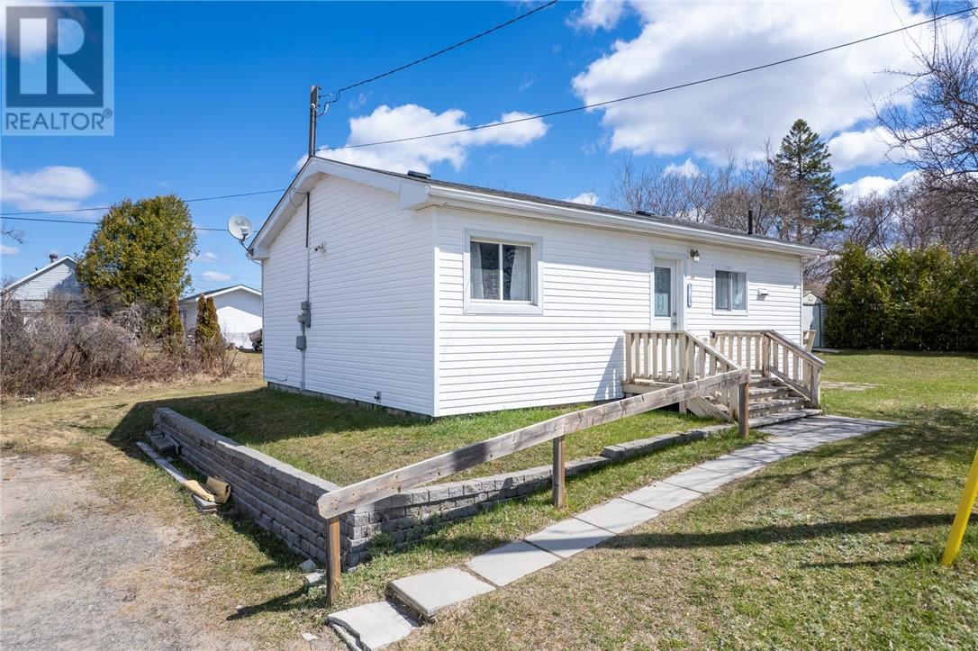 508 Algoma Street, Espanola, Ontario  P5E 1L6 - Photo 2 - 2127108