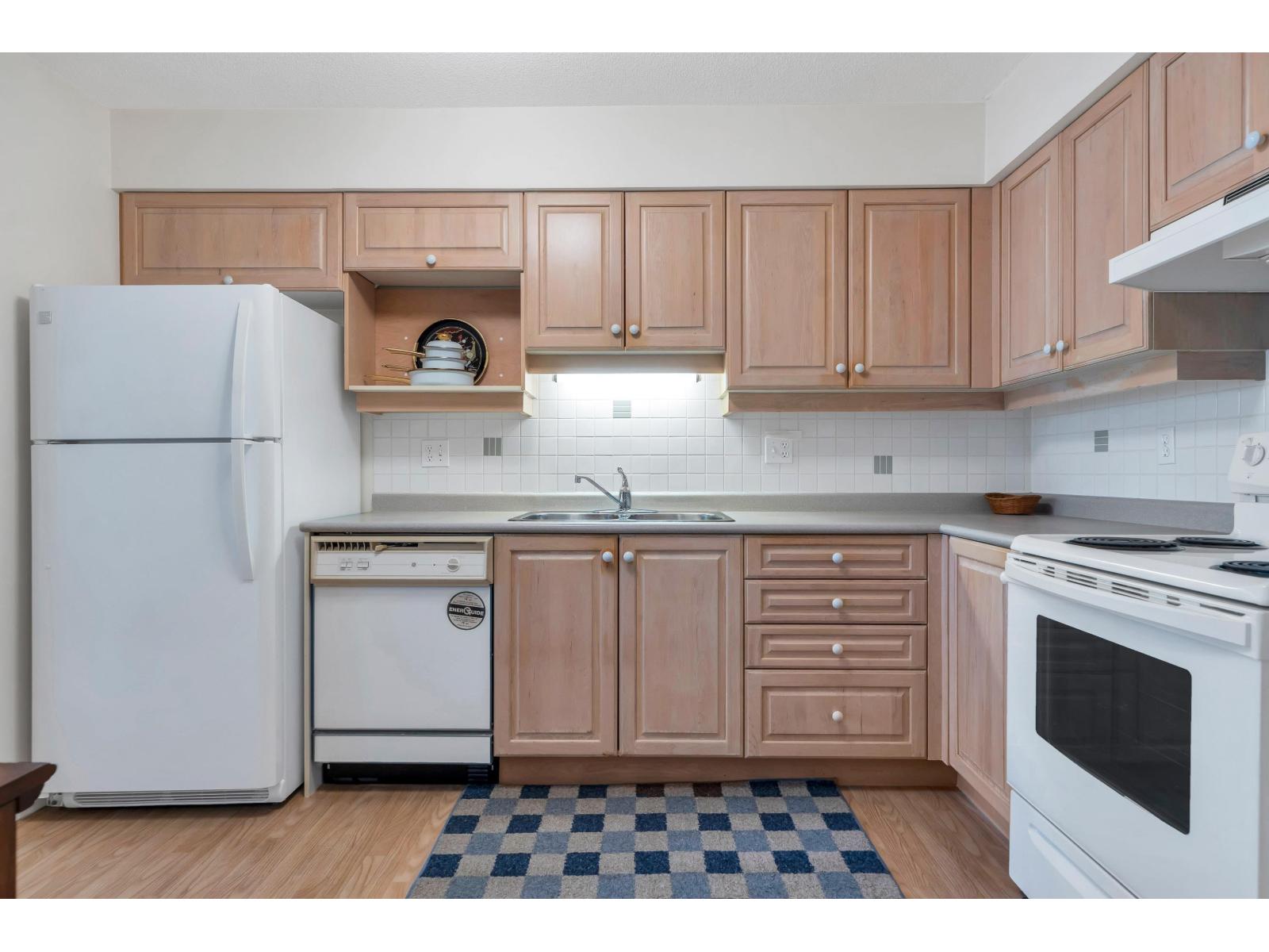 306 15030 101 Avenue, Surrey, British Columbia  V3R 0N3 - Photo 3 - R3088865