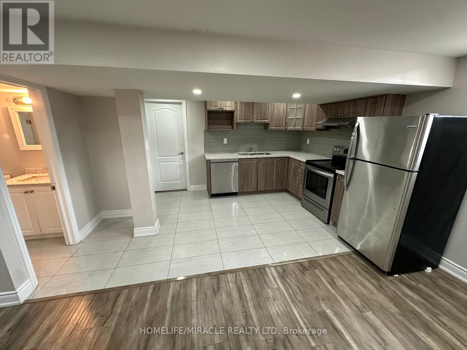 227 SUSSEXVALE DRIVE, Brampton, Ontario