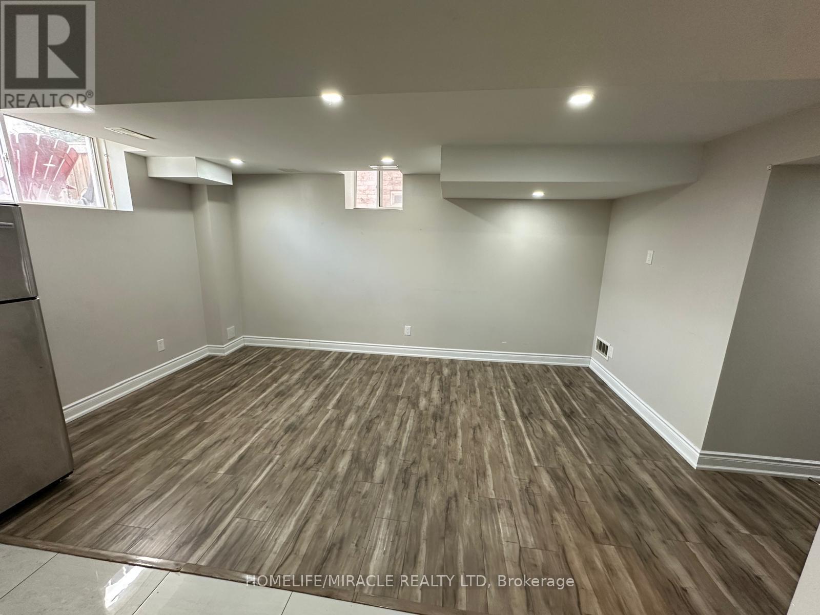 227 Sussexvale Drive, Brampton, Ontario  L6R 3R1 - Photo 2 - W13074742