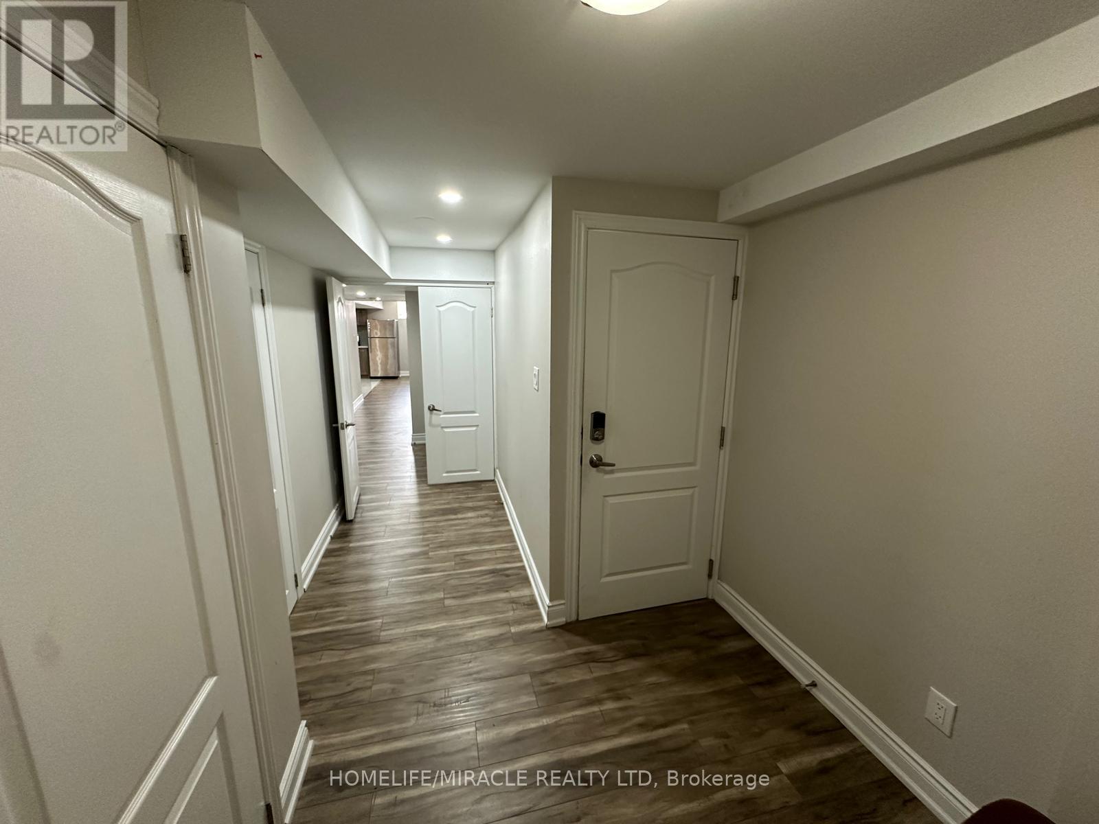 227 Sussexvale Drive, Brampton, Ontario  L6R 3R1 - Photo 3 - W13074742