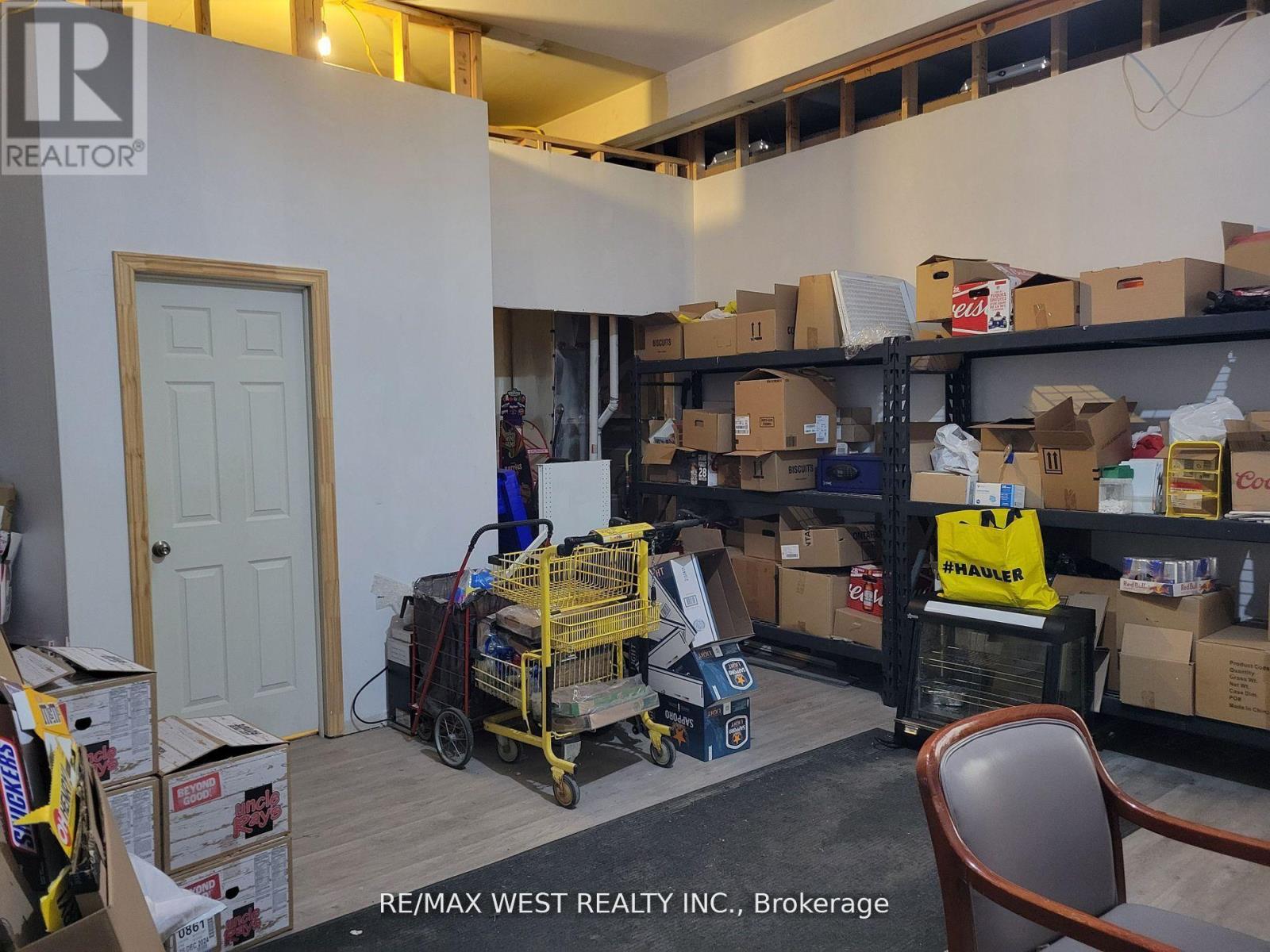 1990 Eglinton Avenue W, Toronto, Ontario  M6E 2J9 - Photo 11 - W13074746