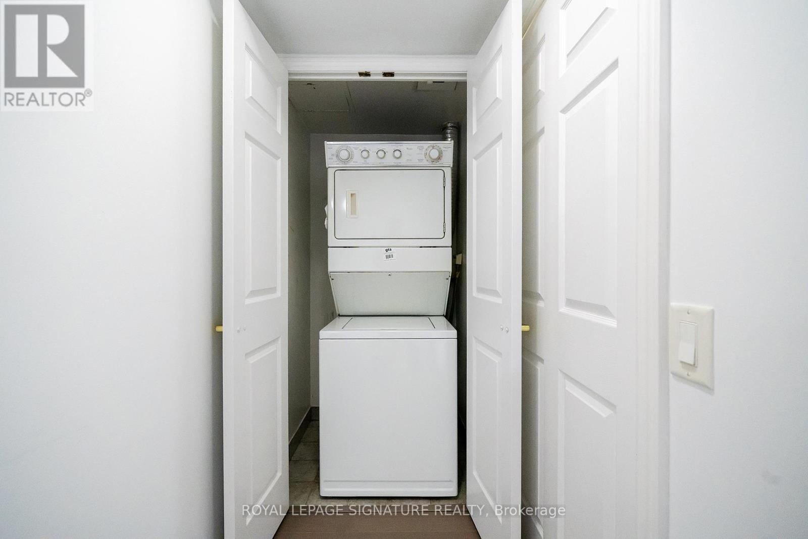 2321 - 25 Kingsbridge Garden Circle, Mississauga, Ontario  L5R 4B1 - Photo 19 - W13074748