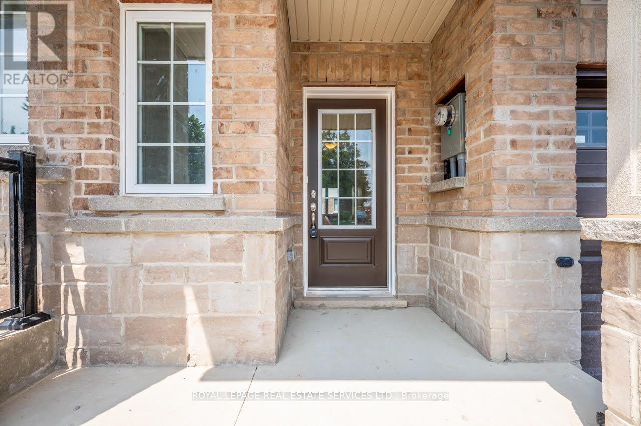 18 Jellicoe Court, Hamilton, Ontario  L9A 4T1 - Photo 2 - X13074754