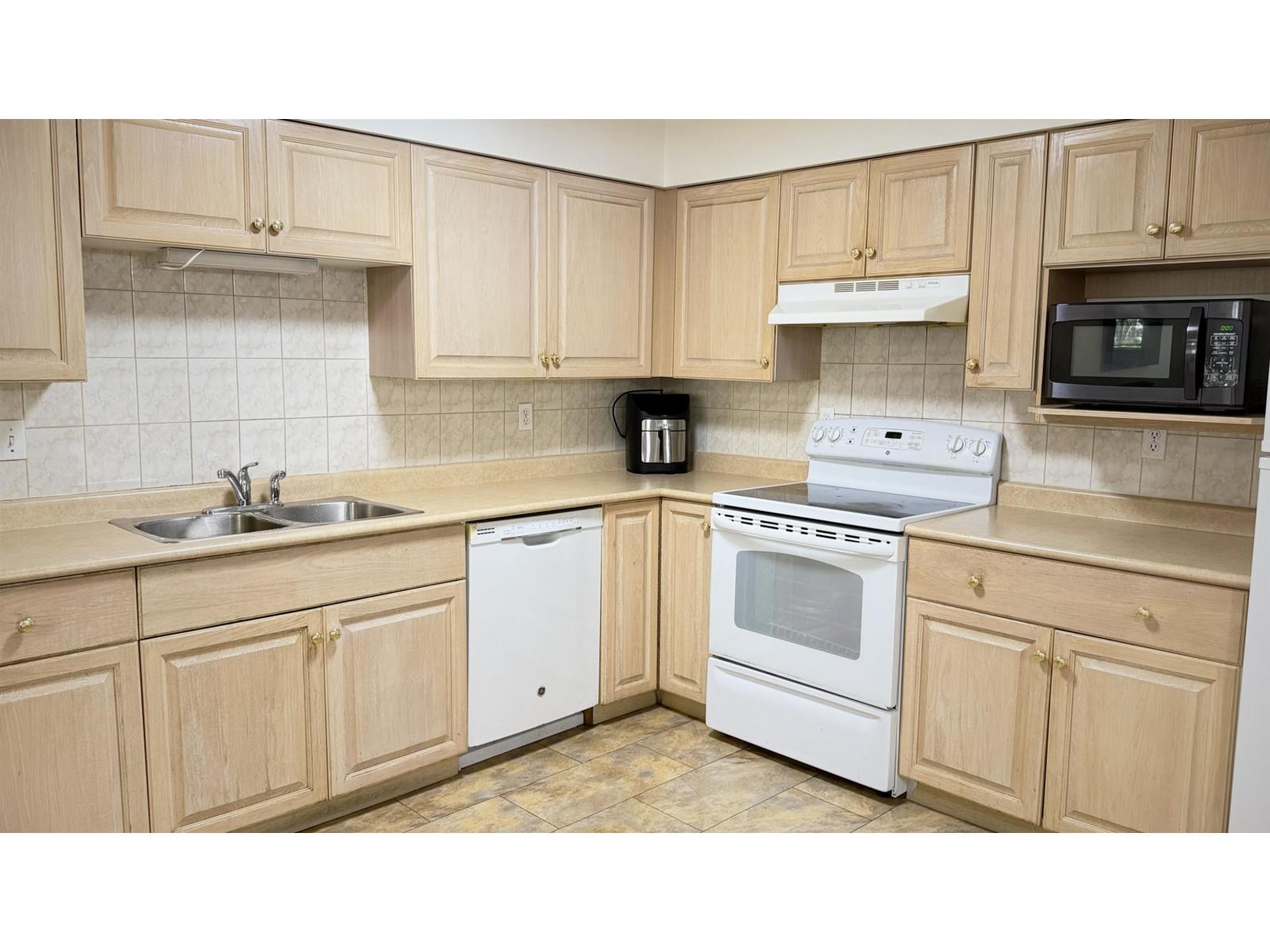 121 12101 80 Avenue, Surrey, British Columbia  V3W 5V6 - Photo 21 - R3115877