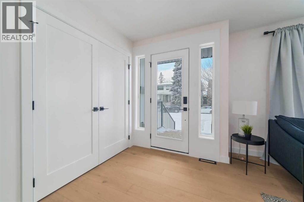 3224 24a Street SW, Calgary, Alberta  T3E 1W7 - Photo 3 - A2294334