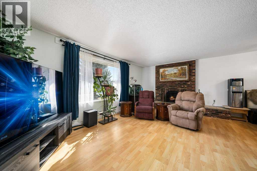 15 Currie Court Se, Medicine Hat, Alberta  T1B 1R8 - Photo 8 - A2304314