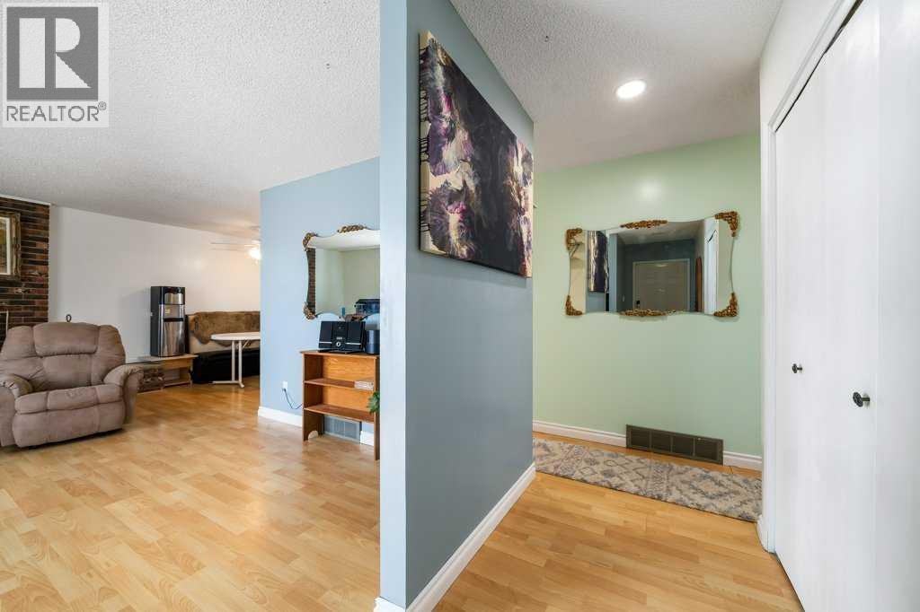 15 Currie Court Se, Medicine Hat, Alberta  T1B 1R8 - Photo 7 - A2304314
