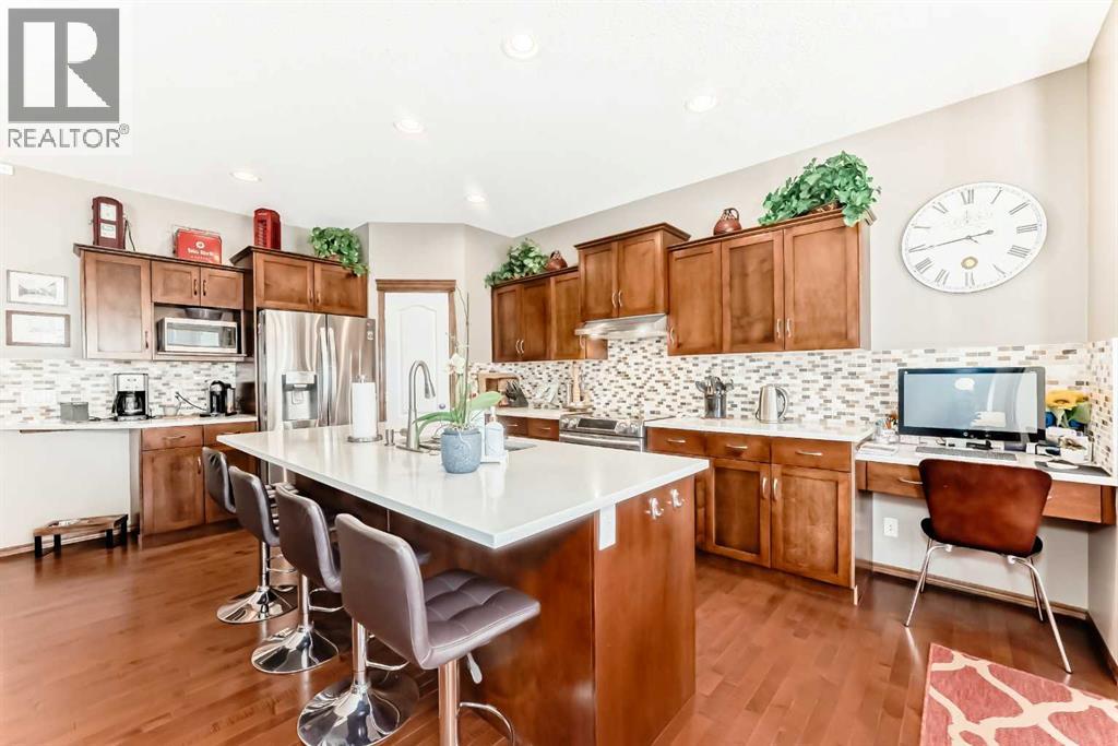 182 Chapalina Close Se, Calgary, Alberta  T2X 3X2 - Photo 8 - A2307147