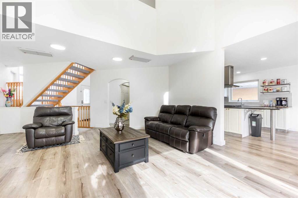 230 Sierra Nevada Place Sw, Calgary, Alberta  T2H 3M9 - Photo 3 - A2307332