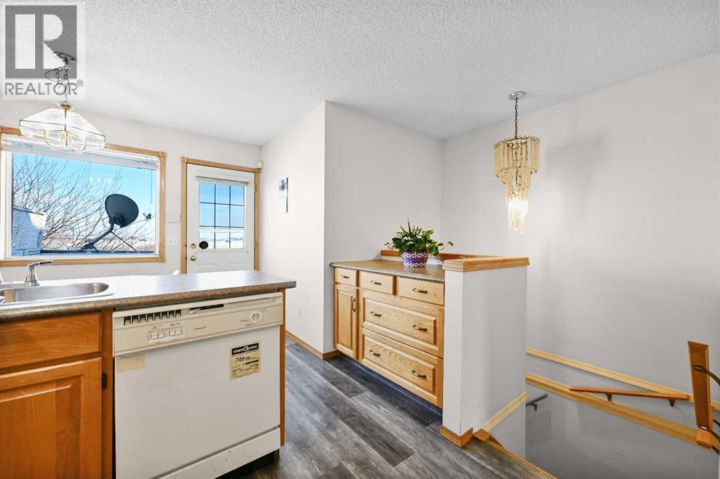 63 Anaheim Crescent NE, Calgary, Alberta  T1Y 7B4 - Photo 9 - A2306806
