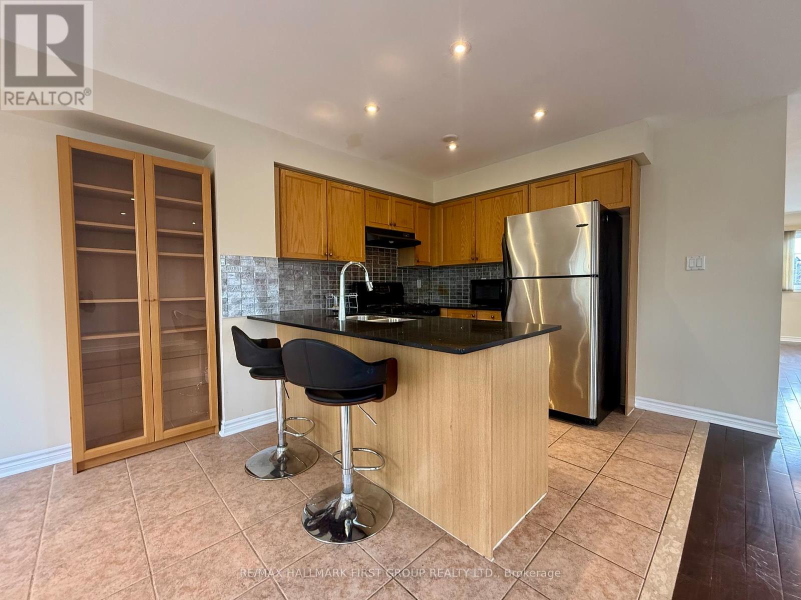 1665 Avonmore Square, Pickering, Ontario  L1V 7H2 - Photo 11 - E13074808