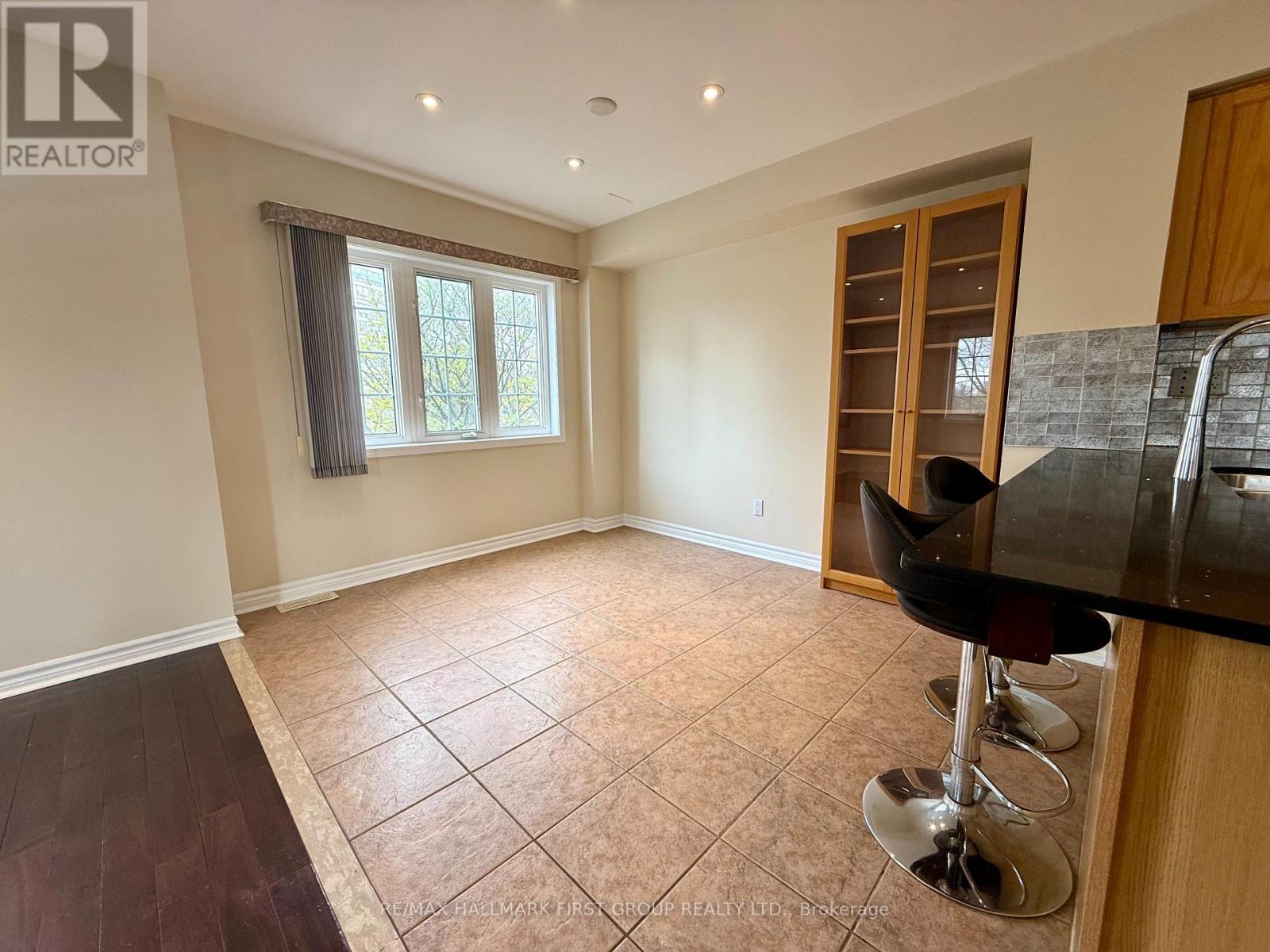 1665 Avonmore Square, Pickering, Ontario  L1V 7H2 - Photo 12 - E13074808