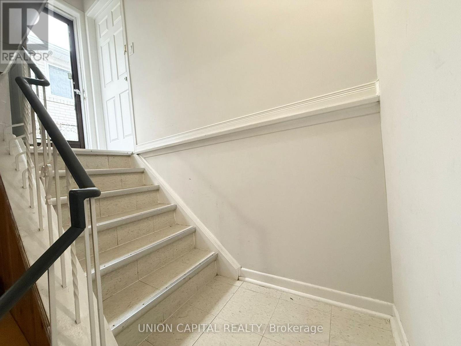 Lower - 38 Deepdale Drive, Toronto, Ontario  M1S 2N5 - Photo 2 - E12950802