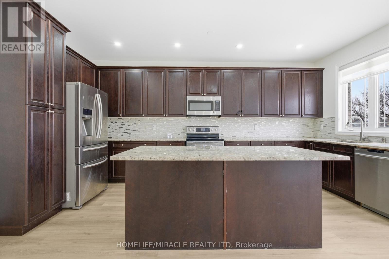 71 Skyvalley Drive, Brampton, Ontario  L6P 3B7 - Photo 12 - W13074772