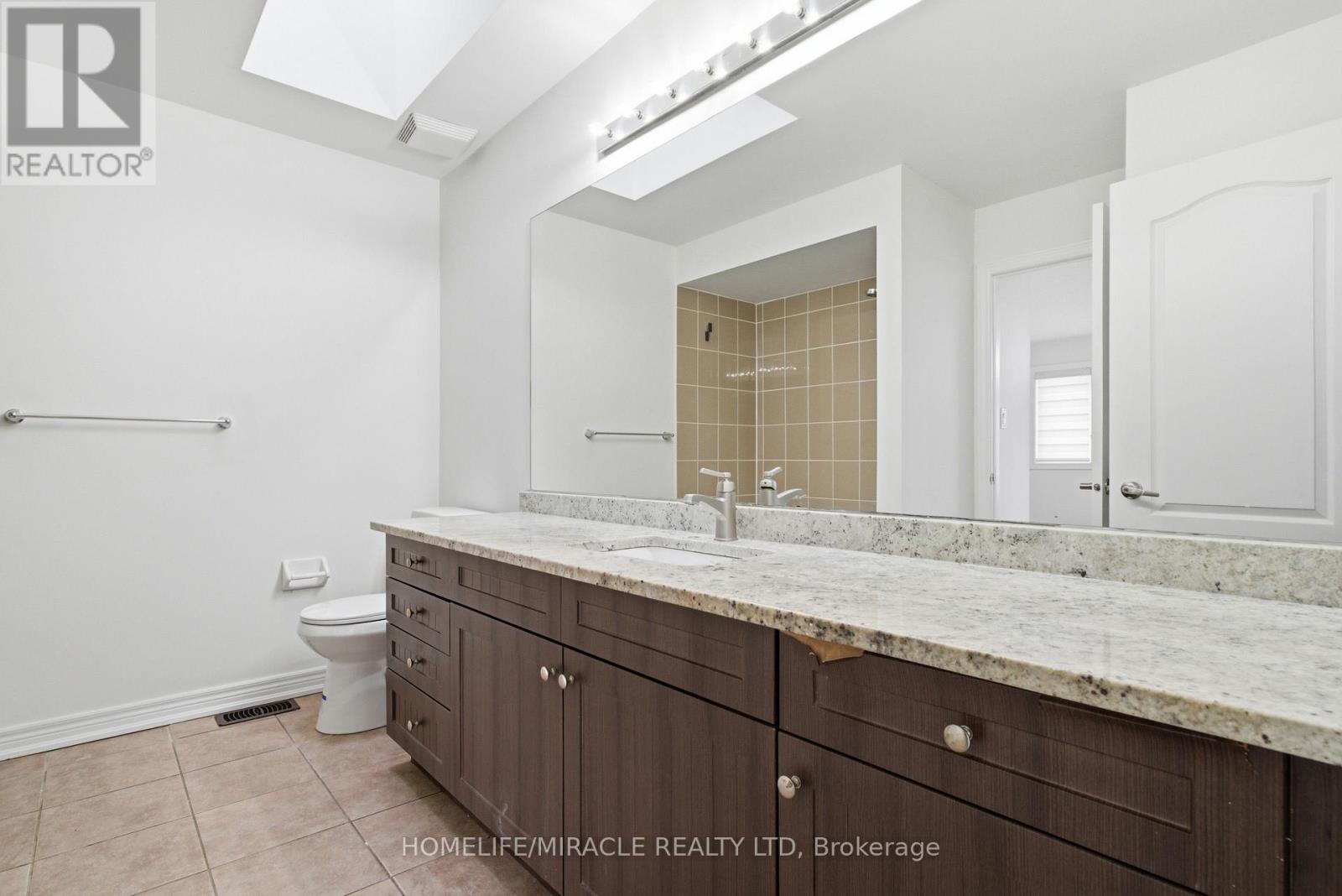 71 Skyvalley Drive, Brampton, Ontario  L6P 3B7 - Photo 18 - W13074772
