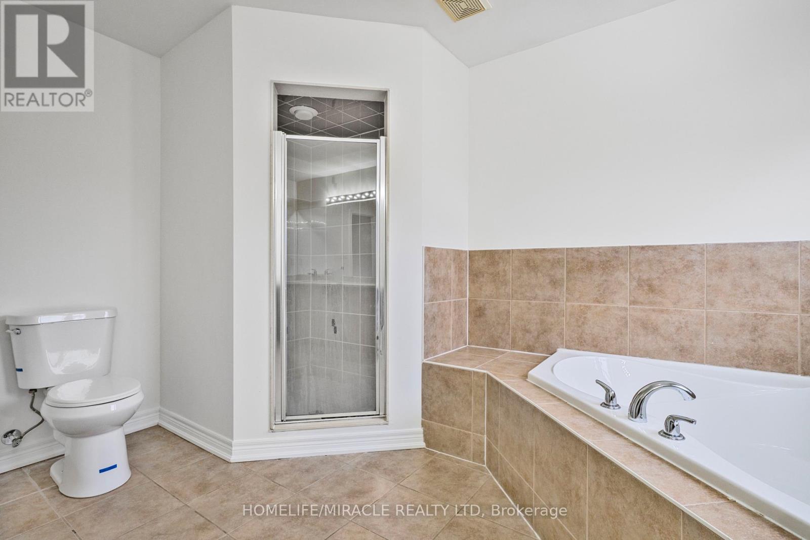 71 Skyvalley Drive, Brampton, Ontario  L6P 3B7 - Photo 23 - W13074772